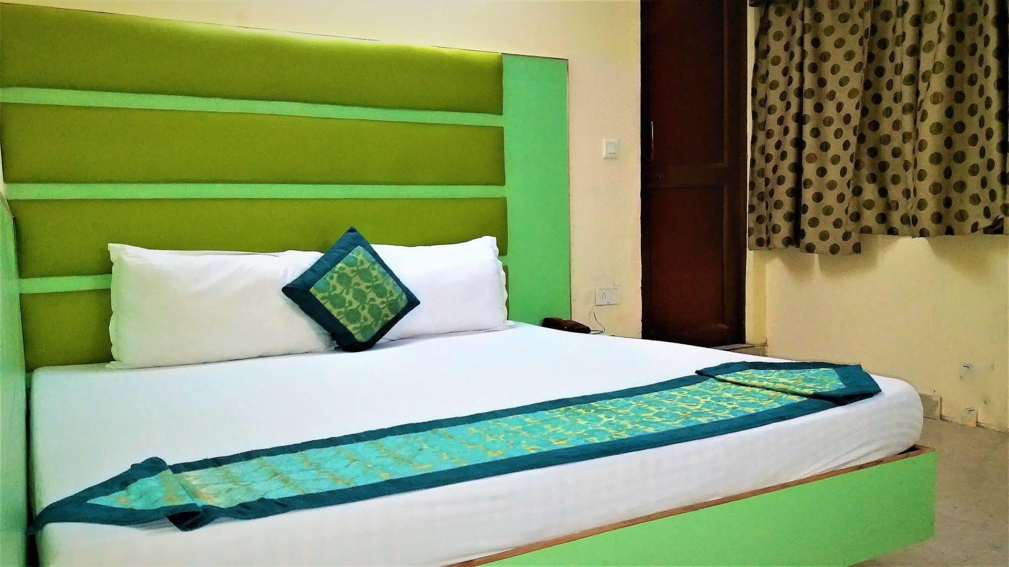 Hotel Kwality New Delhi Eksteriør bilde